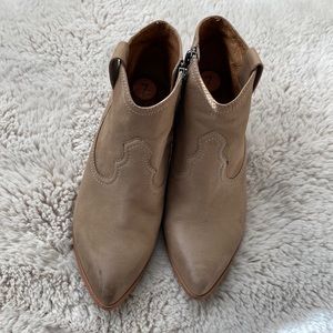 FRYE Reina boots size 7